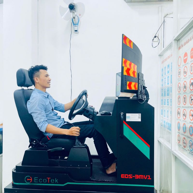 Thấy Huấn Dạy Lái Xe - Thầy Dạy Lái Xe Uy Tín Và Chất Lượng Tại TPHCM